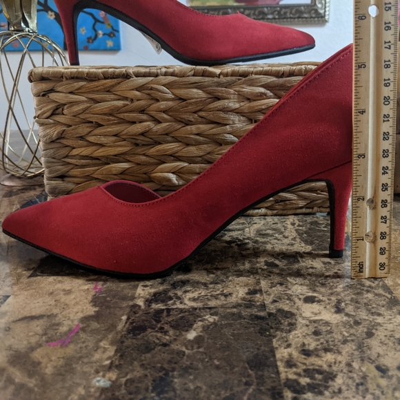 Cato size 9 faux suede red pumps - Picture 6 of 6